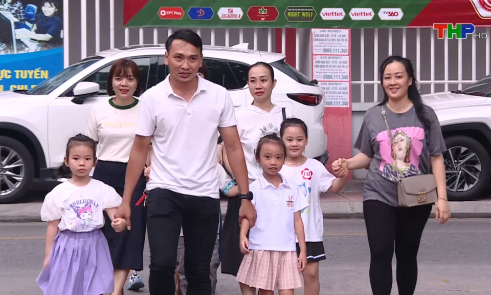 Gi&aacute;o dục v&agrave; đ&agrave;o tạo: Đồng h&agrave;nh c&ugrave;ng con ch&agrave;o đ&oacute;n năm học mới