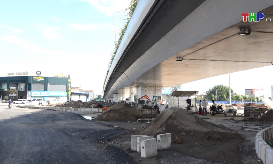 Tập trung GPMB Dự &aacute;n n&uacute;t giao kh&aacute;c mức  