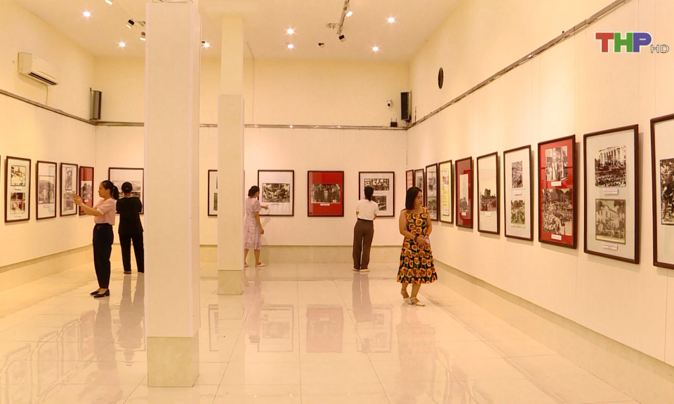 Triển l&atilde;m &ldquo;79 năm vang m&atilde;i h&agrave;o kh&iacute; C&aacute;ch mạng Th&aacute;ng T&aacute;m&rdquo;