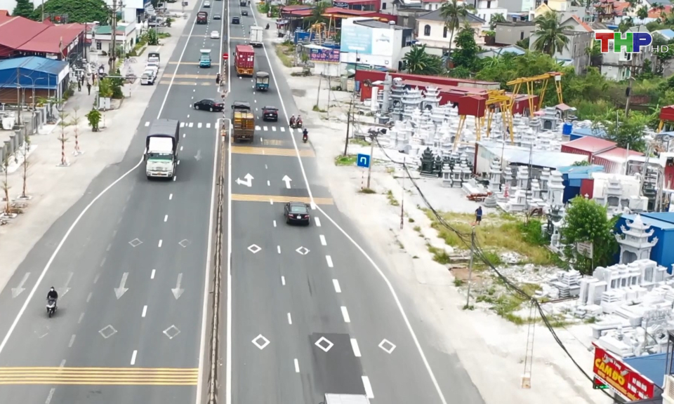 Xử l&yacute; dứt điểm vi phạm h&agrave;nh lang ATGT  