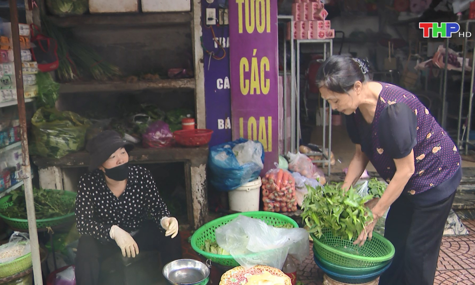 Rau xanh tăng gi&aacute; do ảnh hưởng thời tiết