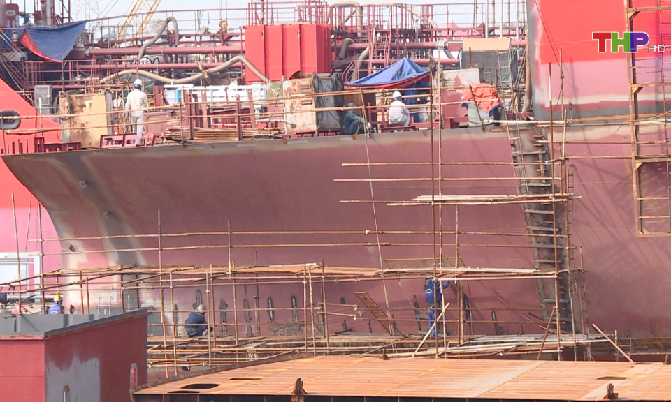 Doanh nghiệp vượt kh&oacute; sau b&atilde;o  