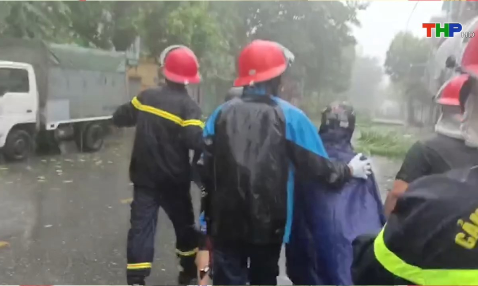 To&agrave;n d&acirc;n PCCC: Lực lượng PCCC&CNCH Hải Ph&ograve;ng nỗ lực bảo đảm an to&agrave;n cho nh&acirc;n d&acirc;n trong m&ugrave;a mưa b&atilde;o