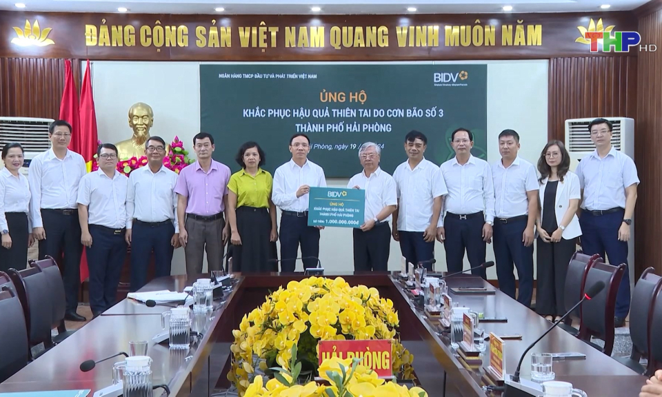 Tiếp nhận hỗ trợ khắc phục hậu quả b&atilde;o số 3