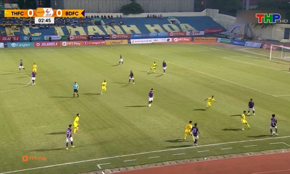 Cận cảnh: V&ograve;ng quay mới của b&oacute;ng đ&aacute; Việt Nam