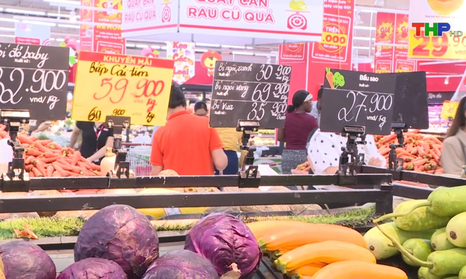 Tạp ch&iacute; kinh tế: Kiểm so&aacute;t nguồn cung thực phẩm sau b&atilde;o 