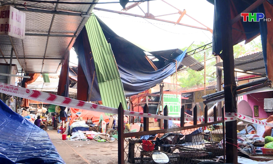 Sớm khắc phục hư hại tại chợ d&acirc;n sinh sau b&atilde;o
