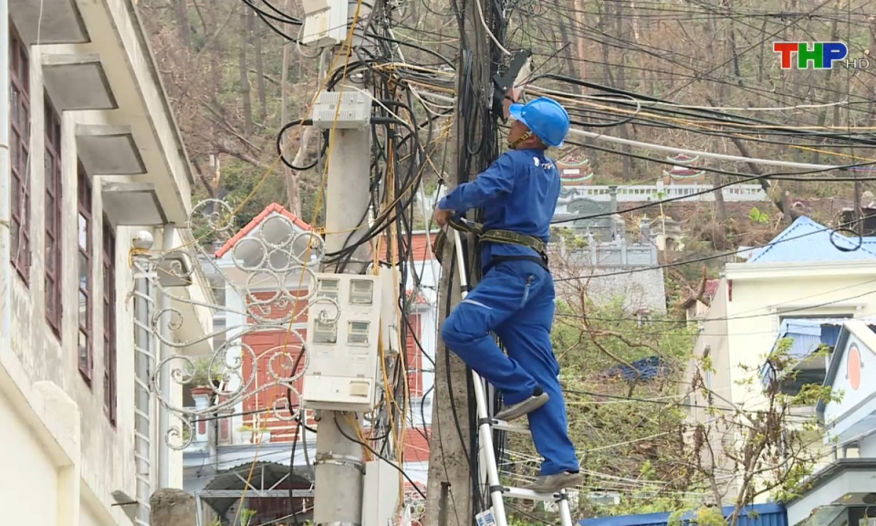 Chuyển đổi số: Phủ s&oacute;ng mạng viễn th&ocirc;ng, khắc phục hậu quả sau b&atilde;o tại C&aacute;t Hải