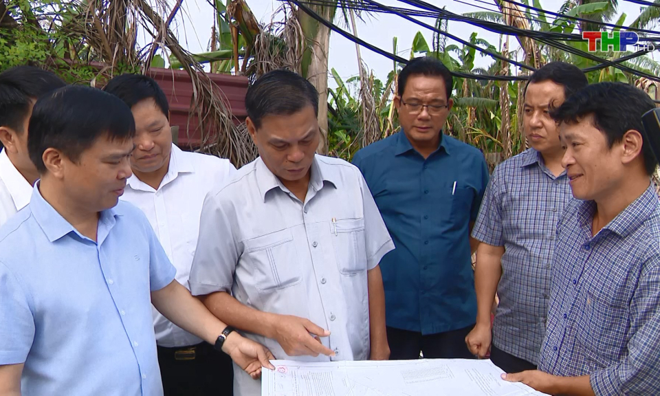 Chủ tịch UBND TP kiểm tra giải ph&oacute;ng mặt bằng