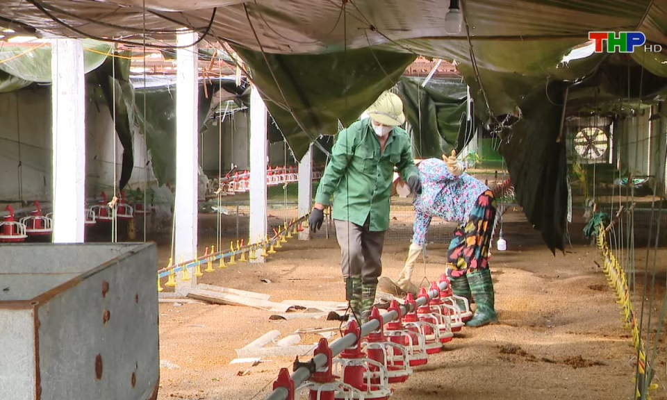 Tạp ch&iacute; kinh tế: Ng&agrave;nh ng&acirc;n h&agrave;ng đồng h&agrave;nh, hỗ trợ người d&acirc;n v&agrave; doanh nghiệp sau b&atilde;o 