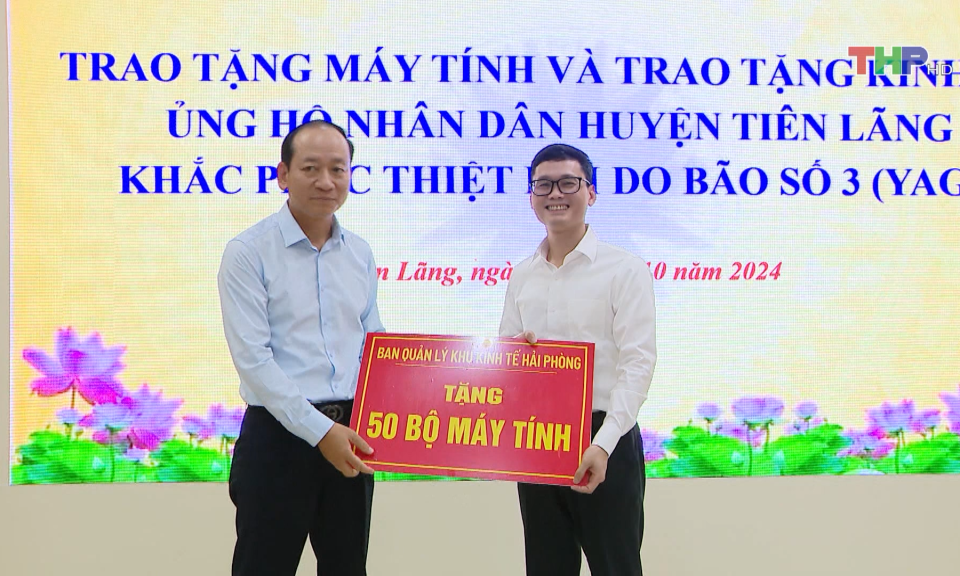 Tặng m&aacute;y t&iacute;nh v&agrave; kinh ph&iacute; khắc phục thiệt hại sau b&atilde;o