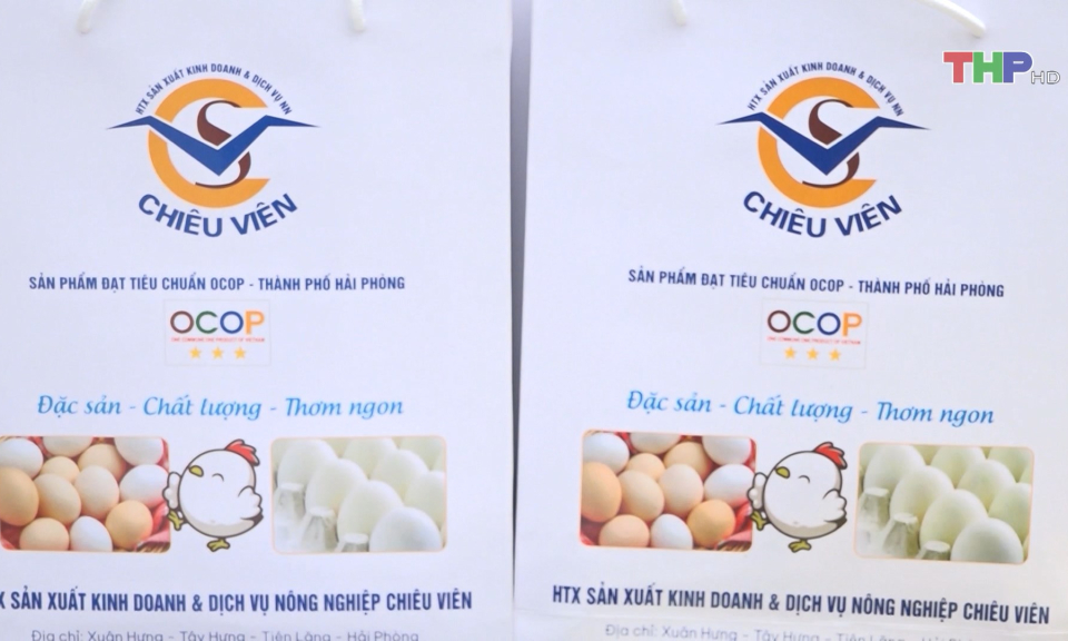 Gương n&ocirc;ng d&acirc;n học tập v&agrave; l&agrave;m theo B&aacute;c