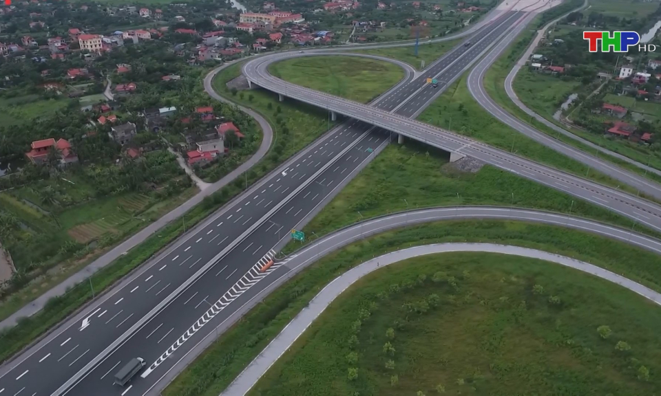 Đề xuất xử l&yacute; nghi&ecirc;m vi phạm tr&ecirc;n cao tốc