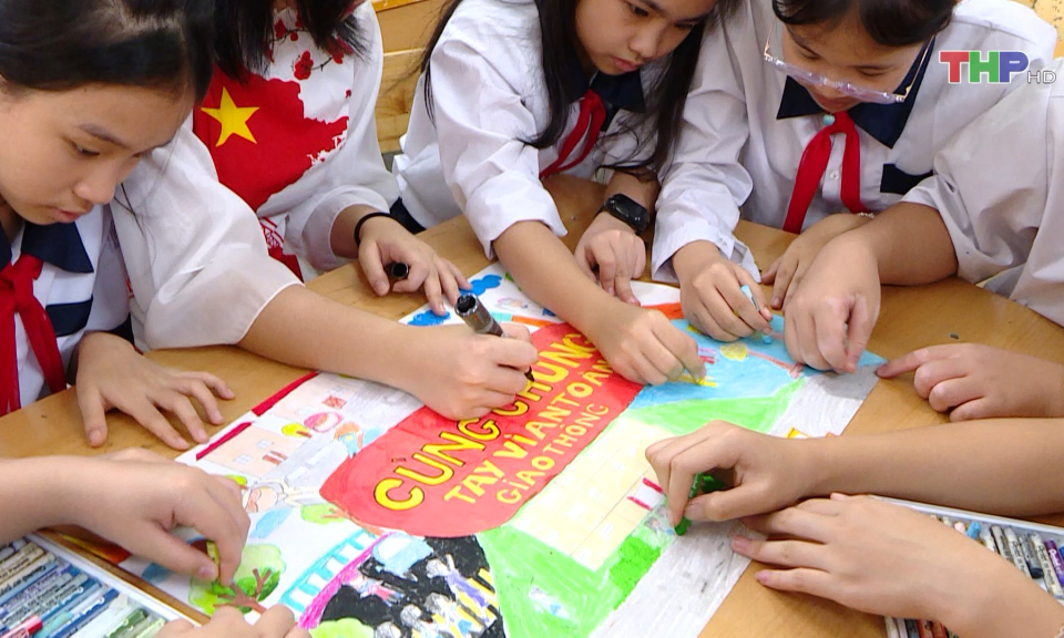 N&acirc;ng cao hiệu quả tuy&ecirc;n truyền ATGT trong trường học 