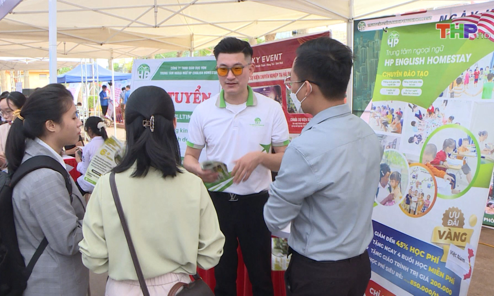 Cơ hội việc l&agrave;m cho lao động trẻ