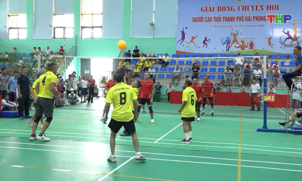 Giải B&oacute;ng chuyền hơi d&agrave;nh cho người cao tuổi  