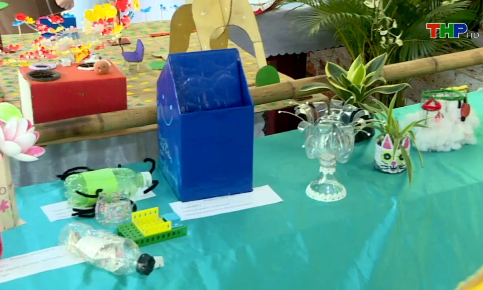 Măng non đất Cảng: N&acirc;ng cao nhận thức về r&aacute;c thải nhựa v&agrave; t&aacute;i chế