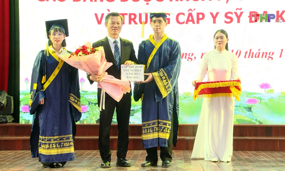 Cảm x&uacute;c ng&agrave;y tốt nghiệp