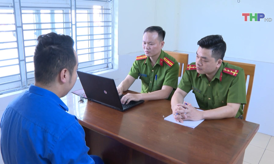 Bắt đối tượng giả danh C&ocirc;ng an   