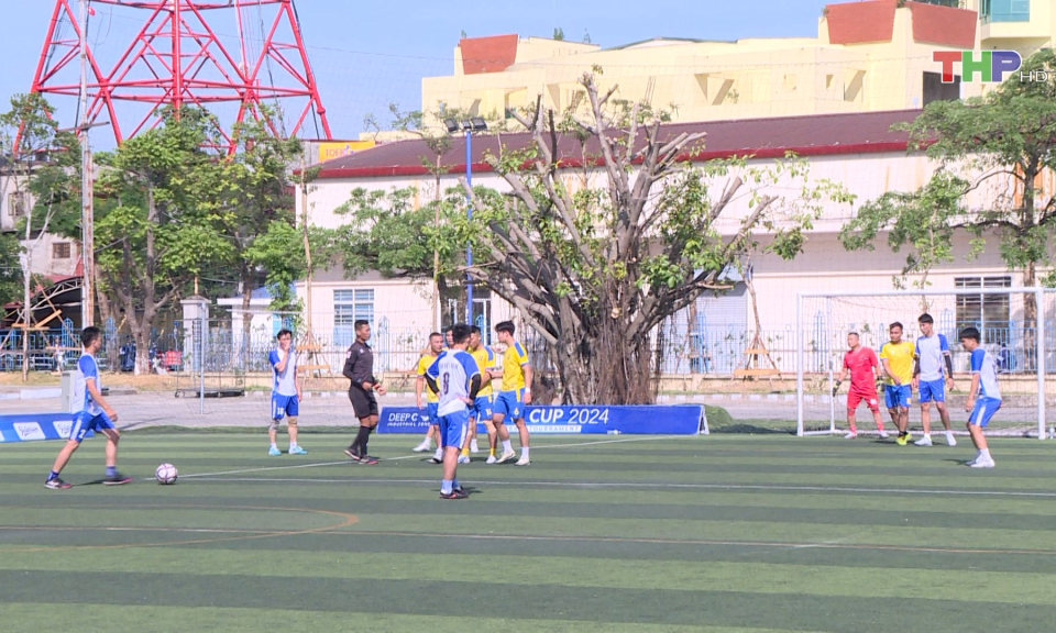 S&ocirc;i động giải b&oacute;ng đ&aacute; Khu C&ocirc;ng nghiệp DEEP C     