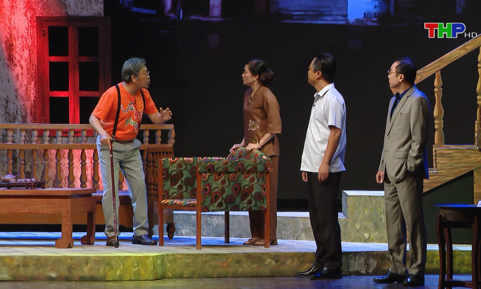 Vở kịch &ldquo;L&acirc;u đ&agrave;i c&aacute;t&rdquo;  