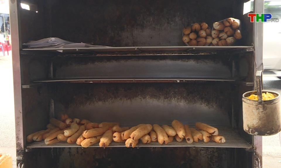 Ph&oacute;ng sự: Thắt chặt quản l&yacute; vệ sinh an to&agrave;n thực phẩm