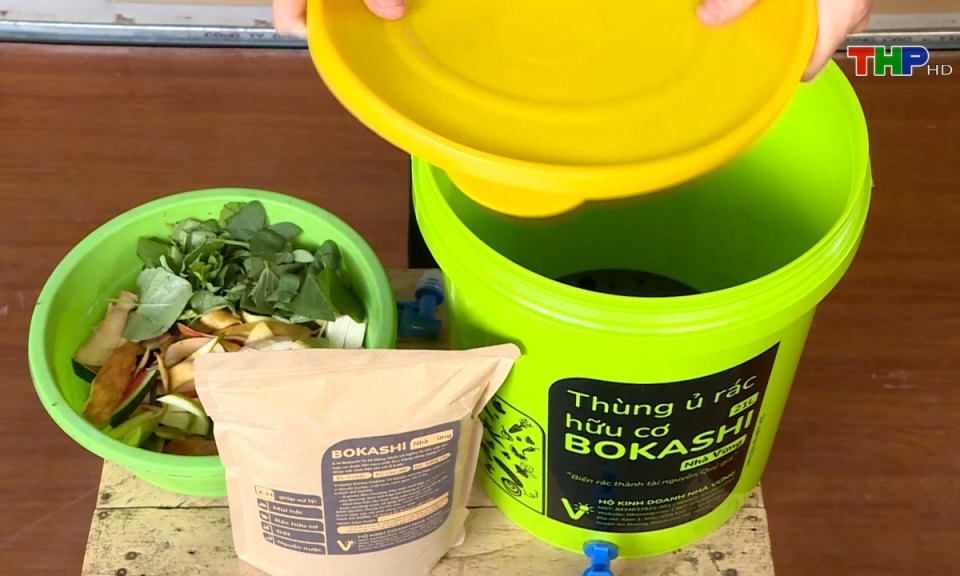 Khoa học c&ocirc;ng nghệ v&agrave; đời sống: Vi sinh vật v&agrave; c&ocirc;n tr&ugrave;ng - Những nh&agrave; m&aacute;y t&aacute;i chế tự nhi&ecirc;n