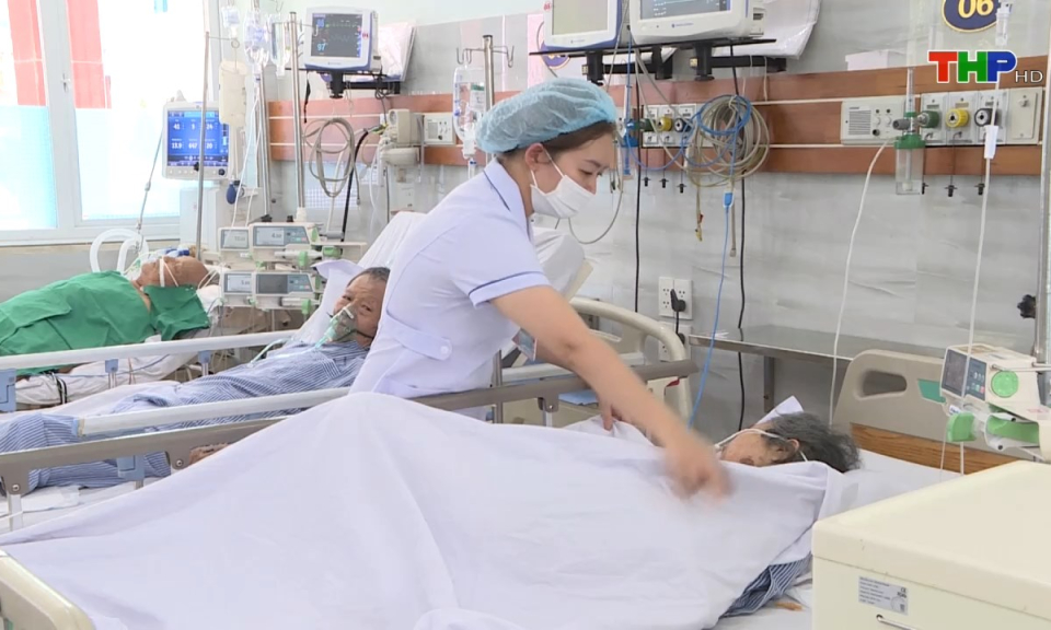 Hải Ph&ograve;ng những g&oacute;c nh&igrave;n: Nghề điều dưỡng với những hy sinh thầm lặng