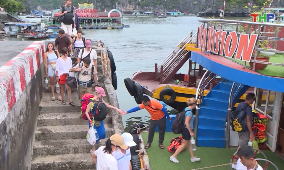 Hải Ph&ograve;ng thu h&uacute;t gần 8 triệu lượt du kh&aacute;ch   