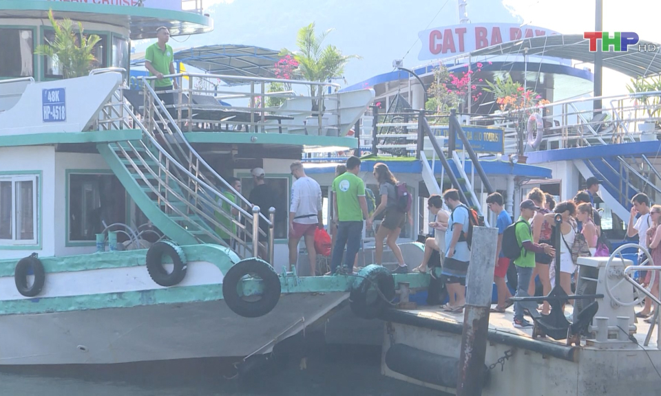 C&aacute;t B&agrave; thu h&uacute;t du kh&aacute;ch quốc tế  