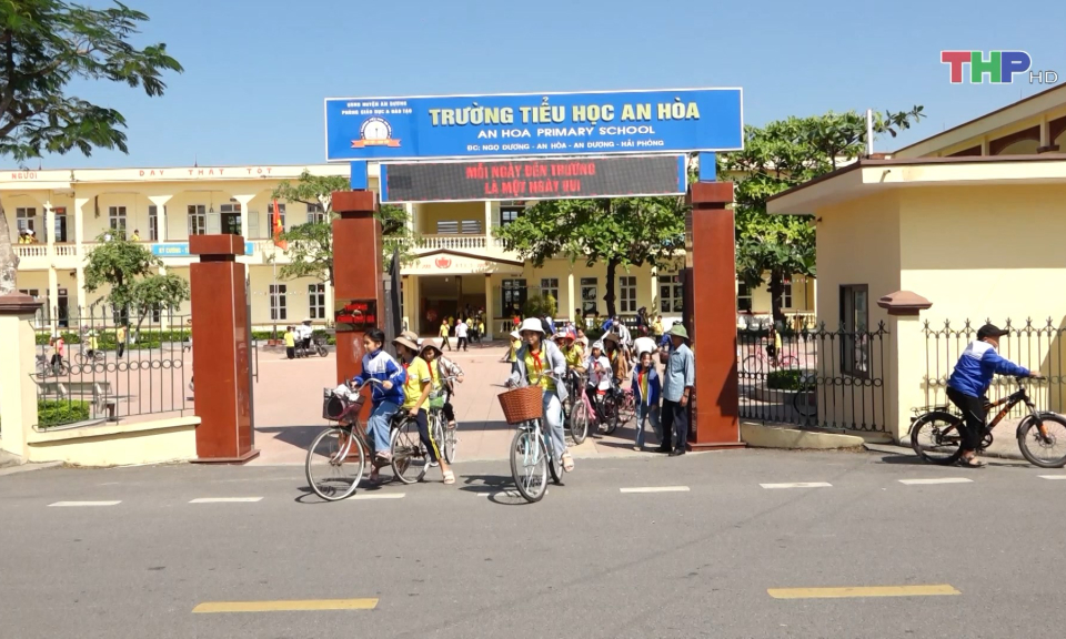 Thi đua x&acirc;y dựng trường học 5 tốt