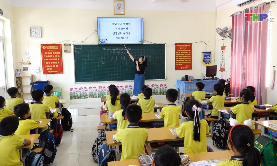 Năm đầu dạy tiếng H&agrave;n Quốc trong nh&agrave; trường 