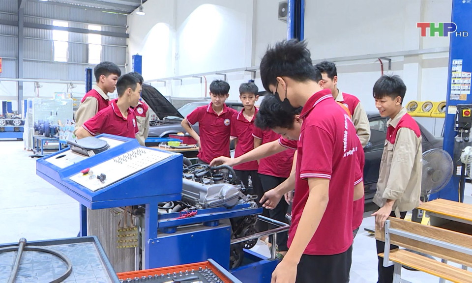 Hỗ trợ nghề cho qu&acirc;n nh&acirc;n 