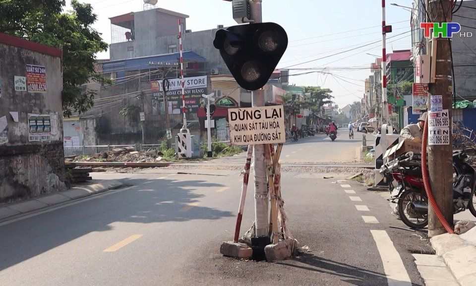 Chậm di dời cụm đ&egrave;n t&iacute;n hiệu giao th&ocirc;ng