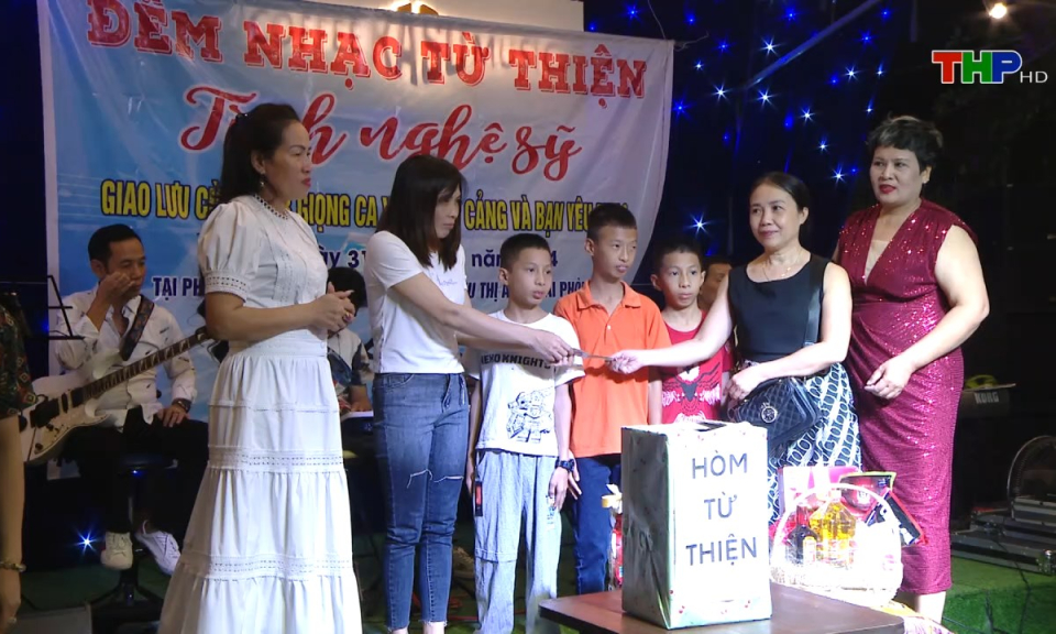 Chuyện đương thời: T&igrave;nh nghệ sĩ