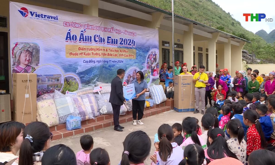 Điểm hẹn du lịch: Người Hải Ph&ograve;ng du lịch thiện nguyện