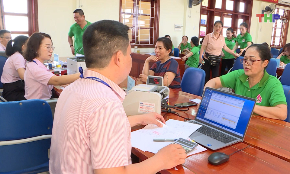 Hỗ trợ hộ kh&oacute; khăn ổn định cuộc sống