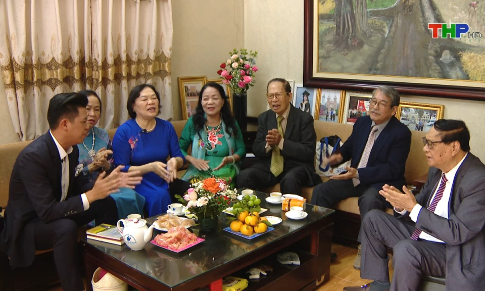 &Acirc;m vang miền cửa biển: C&acirc;u lạc bộ thơ Nh&agrave; gi&aacute;o Hải Ph&ograve;ng