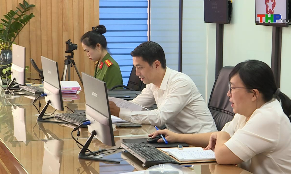 Ph&oacute;ng sự: N&acirc;ng cao năng lực, tr&aacute;ch nhiệm của c&ocirc;ng chức văn ph&ograve;ng trong giải quyết thủ tục h&agrave;nh ch&iacute;nh