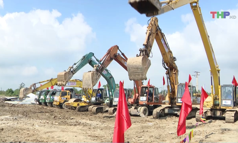 Bản tin thời sự trưa (25/11/2024)