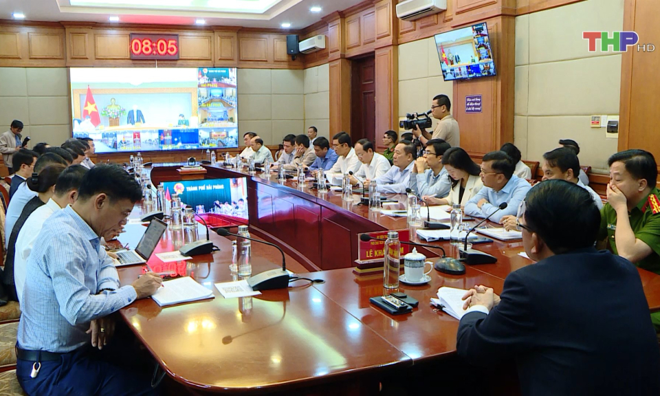 X&acirc;y dựng nền h&agrave;nh ch&iacute;nh v&igrave; nh&acirc;n d&acirc;n phục vụ