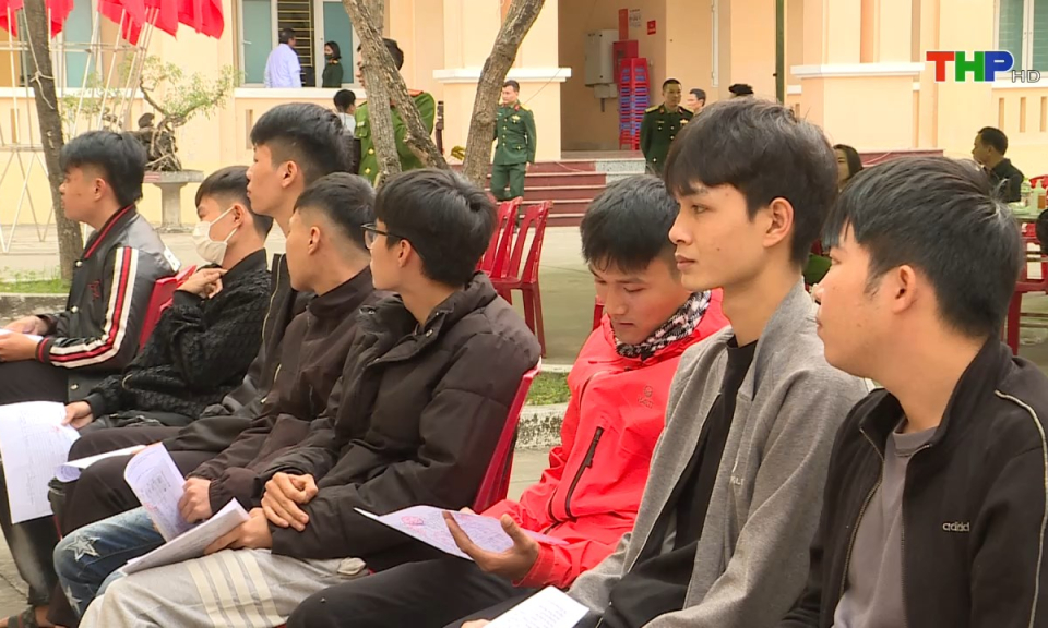 Quốc ph&ograve;ng địa phương: C&ocirc;ng t&aacute;c quản l&yacute;, động vi&ecirc;n thanh ni&ecirc;n sẵn s&agrave;ng nhập ngũ năm 2025