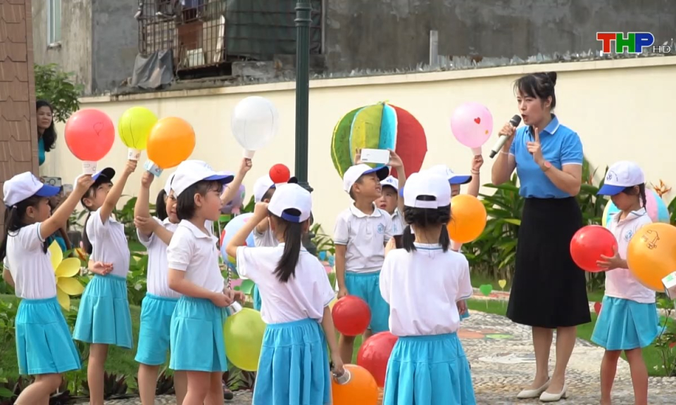 An sinh x&atilde; hội: Điều chỉnh ch&iacute;nh s&aacute;ch tiền lương để gi&aacute;o vi&ecirc;n gắn b&oacute; với nghề