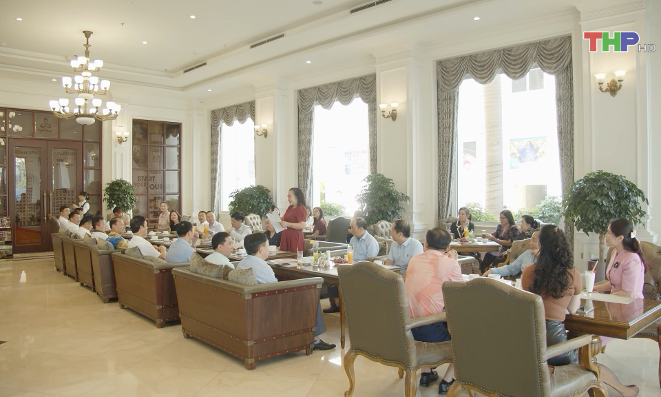 M&ocirc; h&igrave;nh C&agrave; ph&ecirc; doanh nh&acirc;n