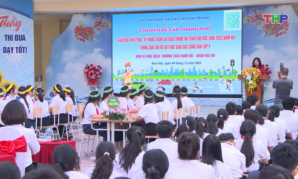 N&acirc;ng cao kiến thức, kỹ năng tham gia giao th&ocirc;ng cho học sinh