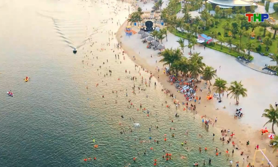 Điểm hẹn du lịch: Du lịch c&aacute;n đ&iacute;ch