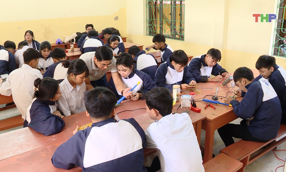 Ph&aacute;t huy hiệu quả đ&agrave;o tạo nh&acirc;n lực chất lượng cao