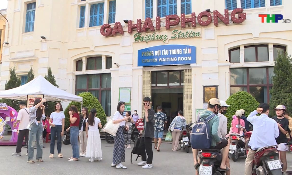 B&aacute;n v&eacute; t&agrave;u th&aacute;ng tuyến H&agrave; Nội - Hải Ph&ograve;ng