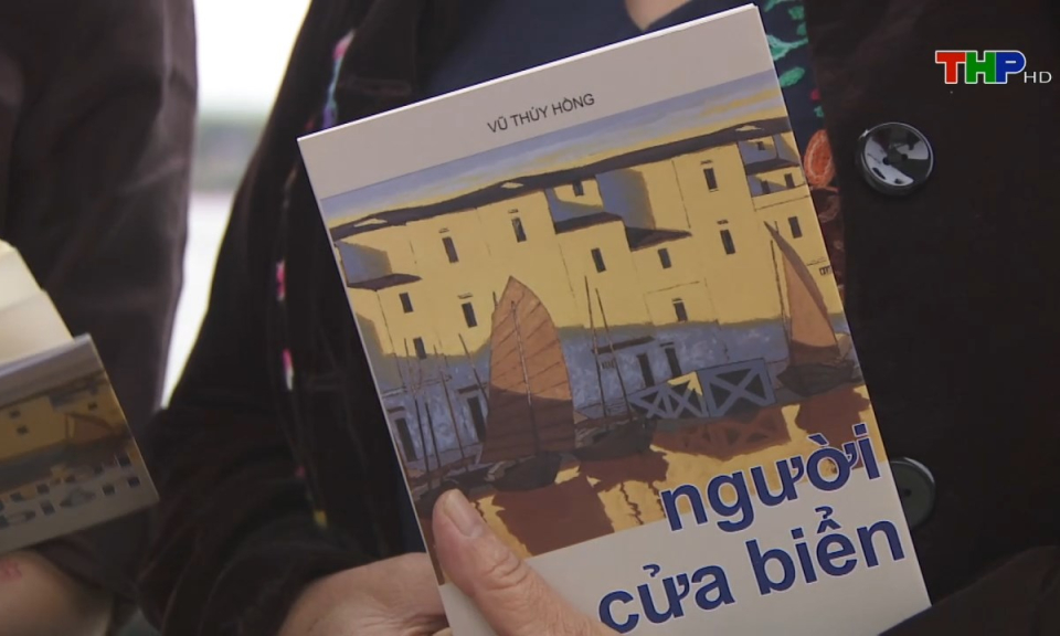&Acirc;m vang miền cửa biển: Người cửa biển