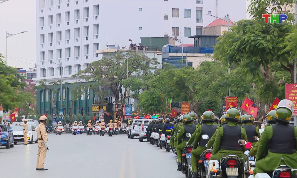 Ra qu&acirc;n bảo đảm ANTT dịp Tết Nguy&ecirc;n đ&aacute;n